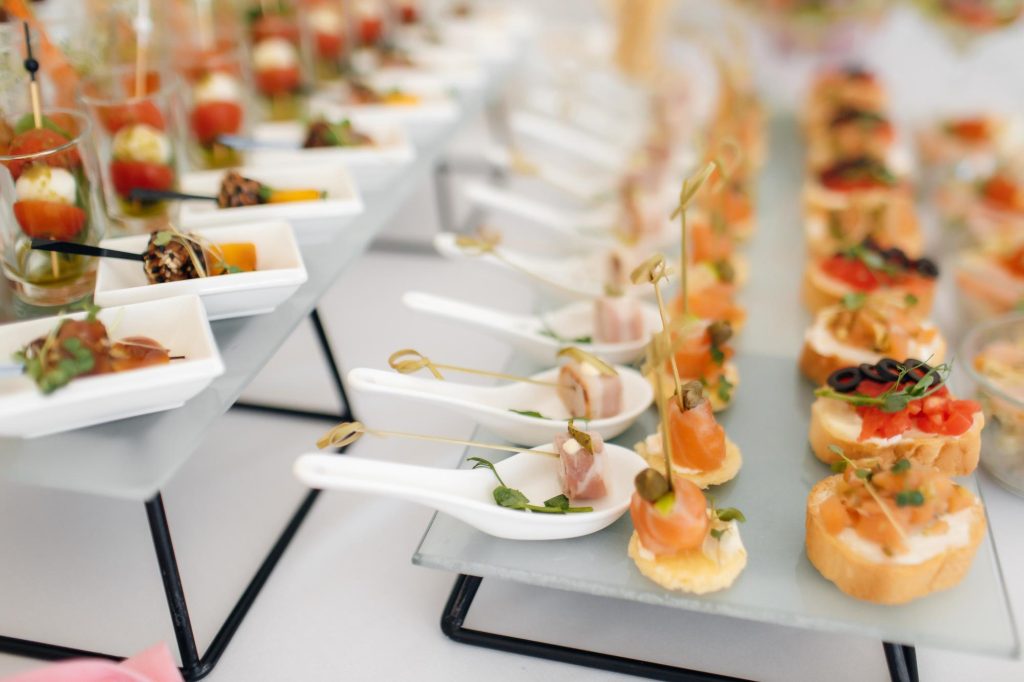 Catering preparado para un evento corporativo
